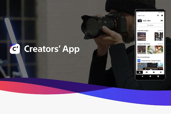 Creators’ App 的示意圖，背景的使用圖片顯示相機連接了智能手機，以展示兼容性